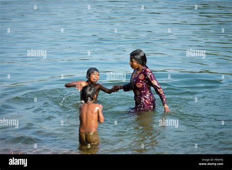 naked indian teen girls|Waorani tribe: Bathing in the river